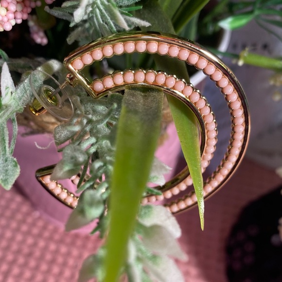 NWT BEACHY MODERN HOOP PINK AND GOLD VALENTINE SPECIAL EARRINGS - Picture 3 of 10